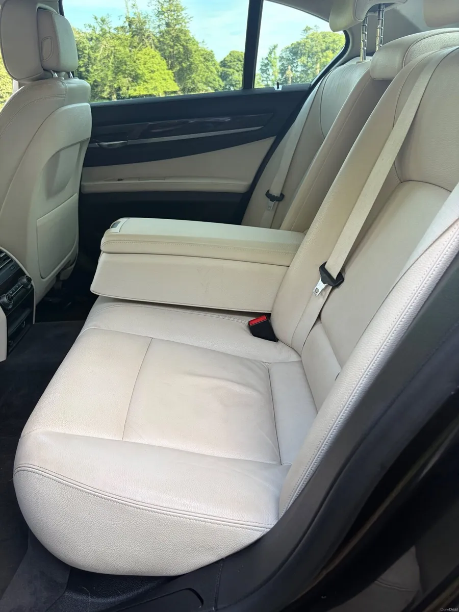 BMW 7-Series 2014 - Image 6