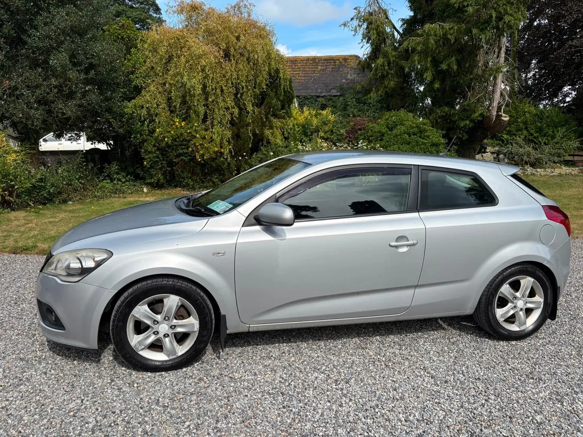 Kia pro ceed 2011 - Image 1