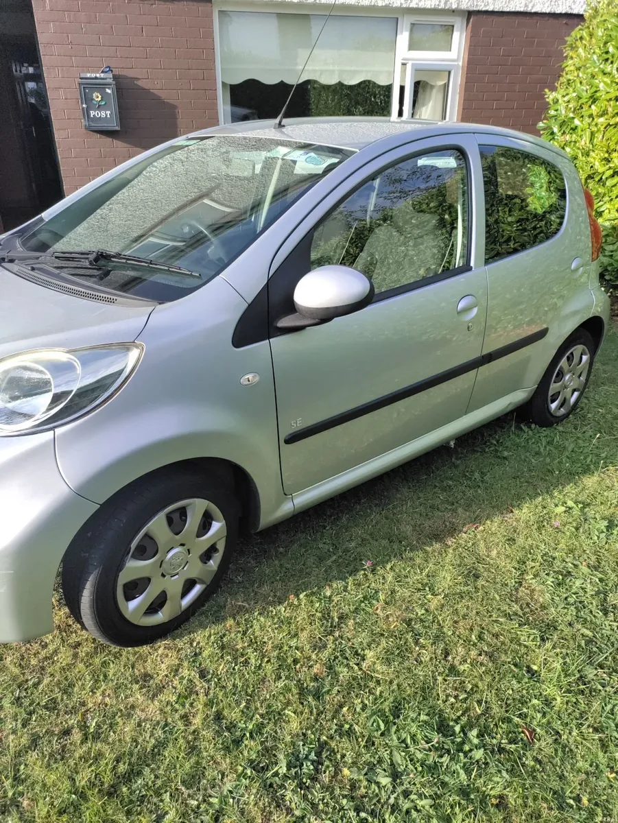 Peugeot 107 2011 - Image 2