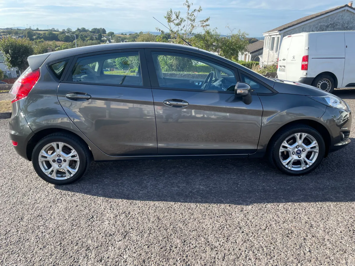 FORD FIESTA 1.25 ZETEC 162 NCT 09/27 TAX 11/27 - Image 5
