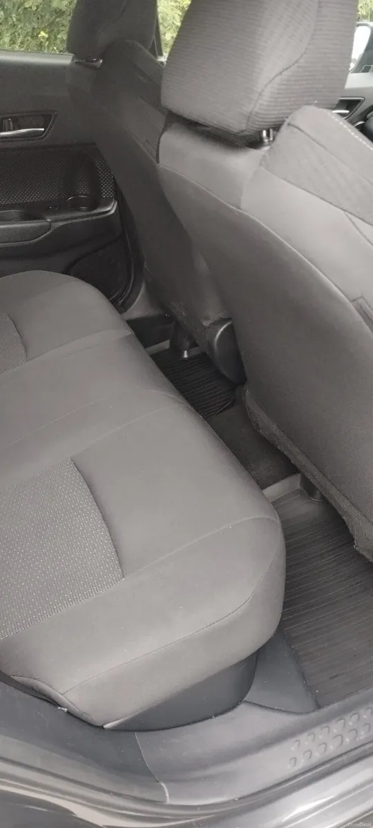 Car - Image 3