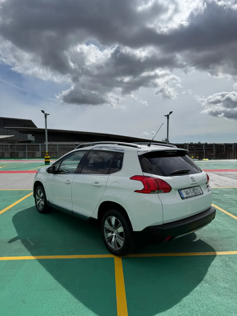 141 Peugeot 2008 2.0 AUTO - VERY HIGH SPEC - Image 5