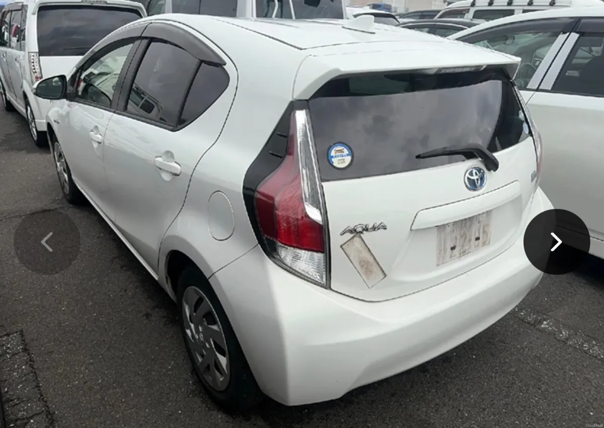 🔵 Toyota Aqua 1.5 Petrol Hybrid Automatic Low Km - Image 4