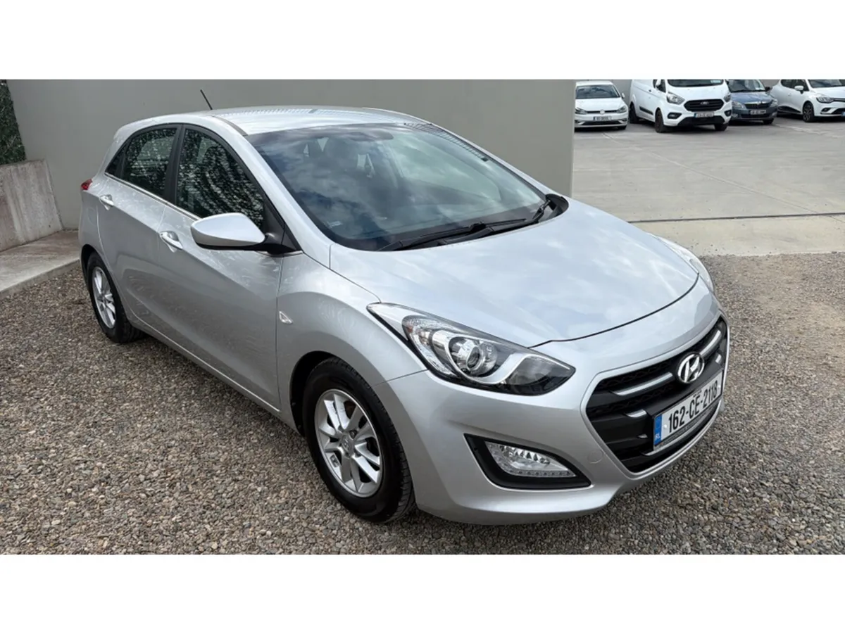 Hyundai i30 1.6CRDI SE 110PS 5DR - Image 1