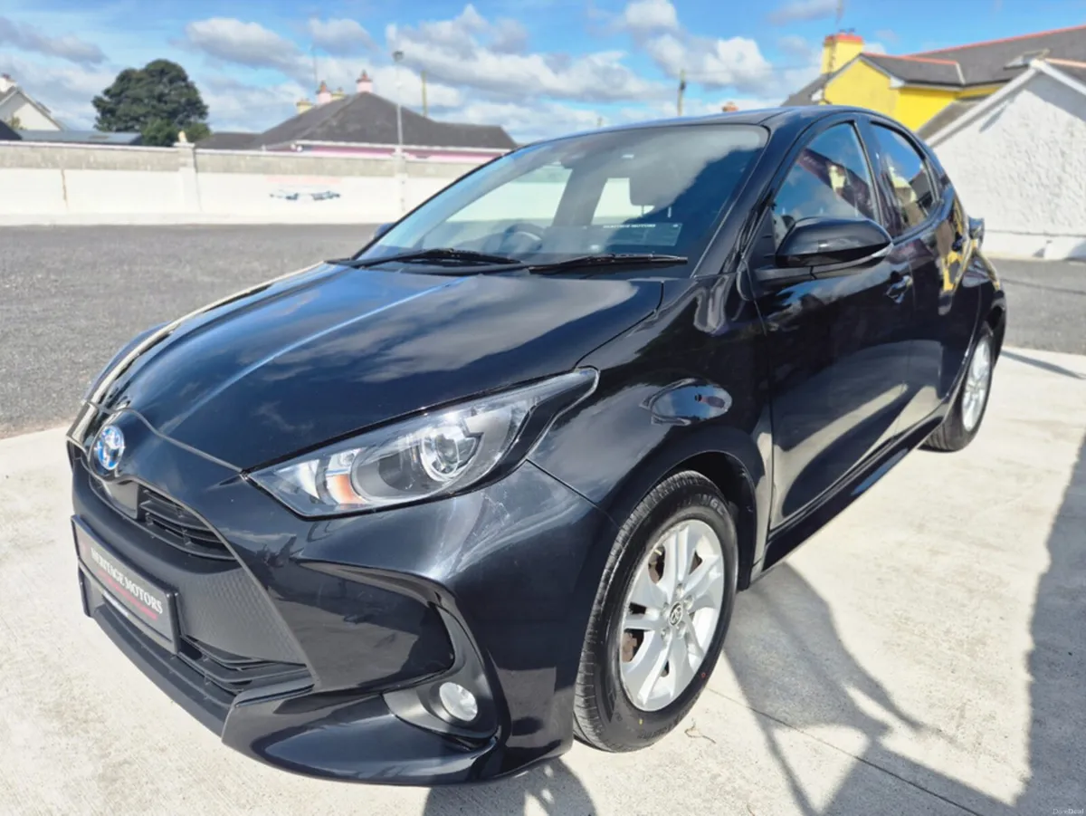 Toyota Yaris HYBRID LUNA AUTO 4DR - Image 5