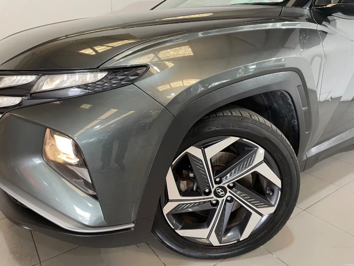 Hyundai Tucson PHEV EXECUTIVE 2 TONE  AUTO FULL SE - Image 4