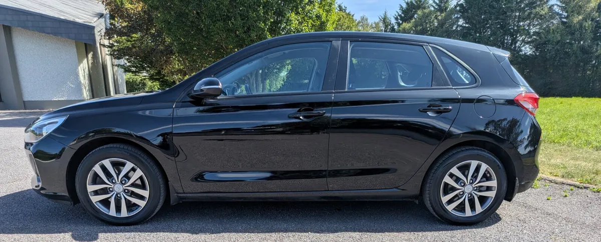 Hyundai i30 2017 Deluxe LOW KMS - Image 5