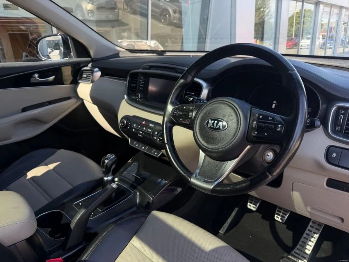 Kia Sorento Platinum 5DR - Image 2