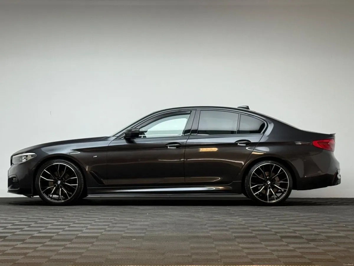 BMW 5-Series 520D M SPORT - Image 4