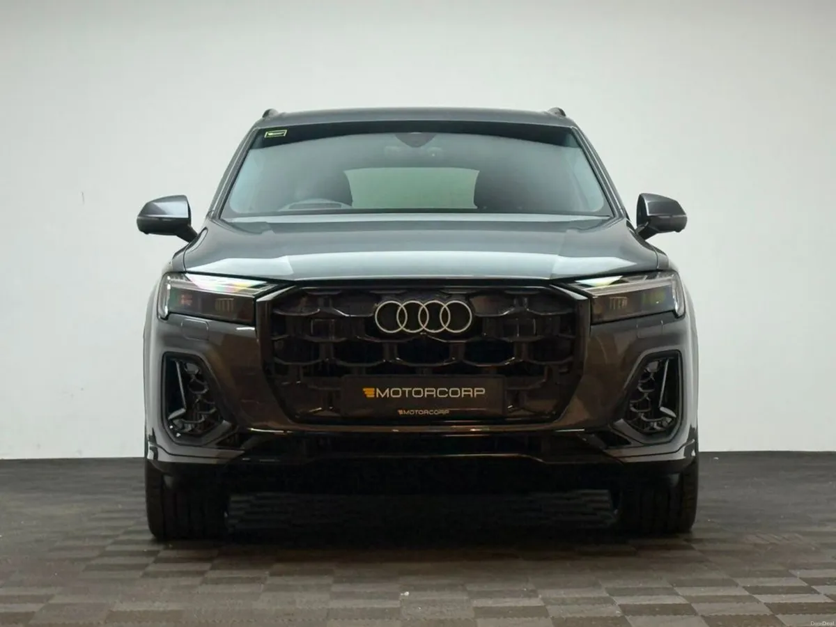 Audi Q7 S LINE 55 TFSI E QUATTRO - Image 2