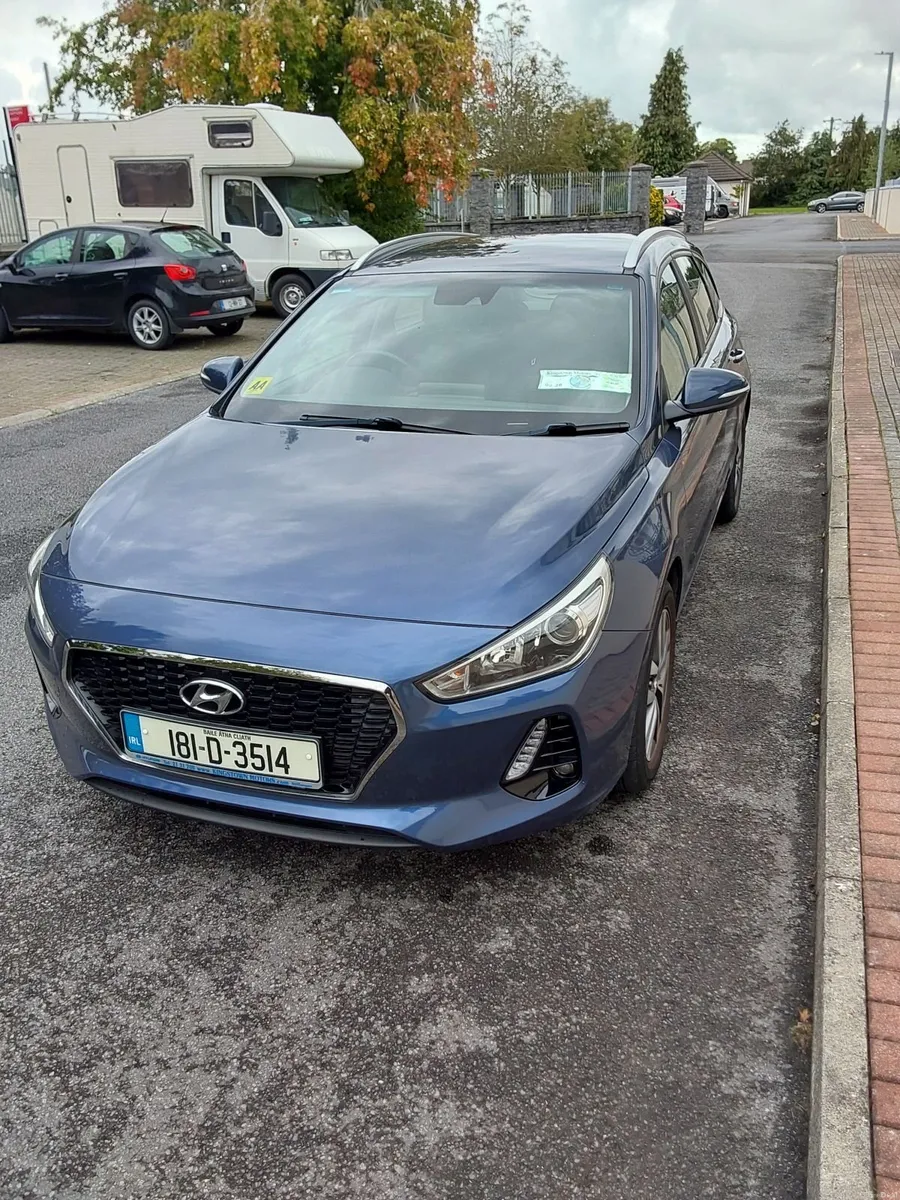 Hyundai i30 TOURER DELUXE  2018 - Image 2