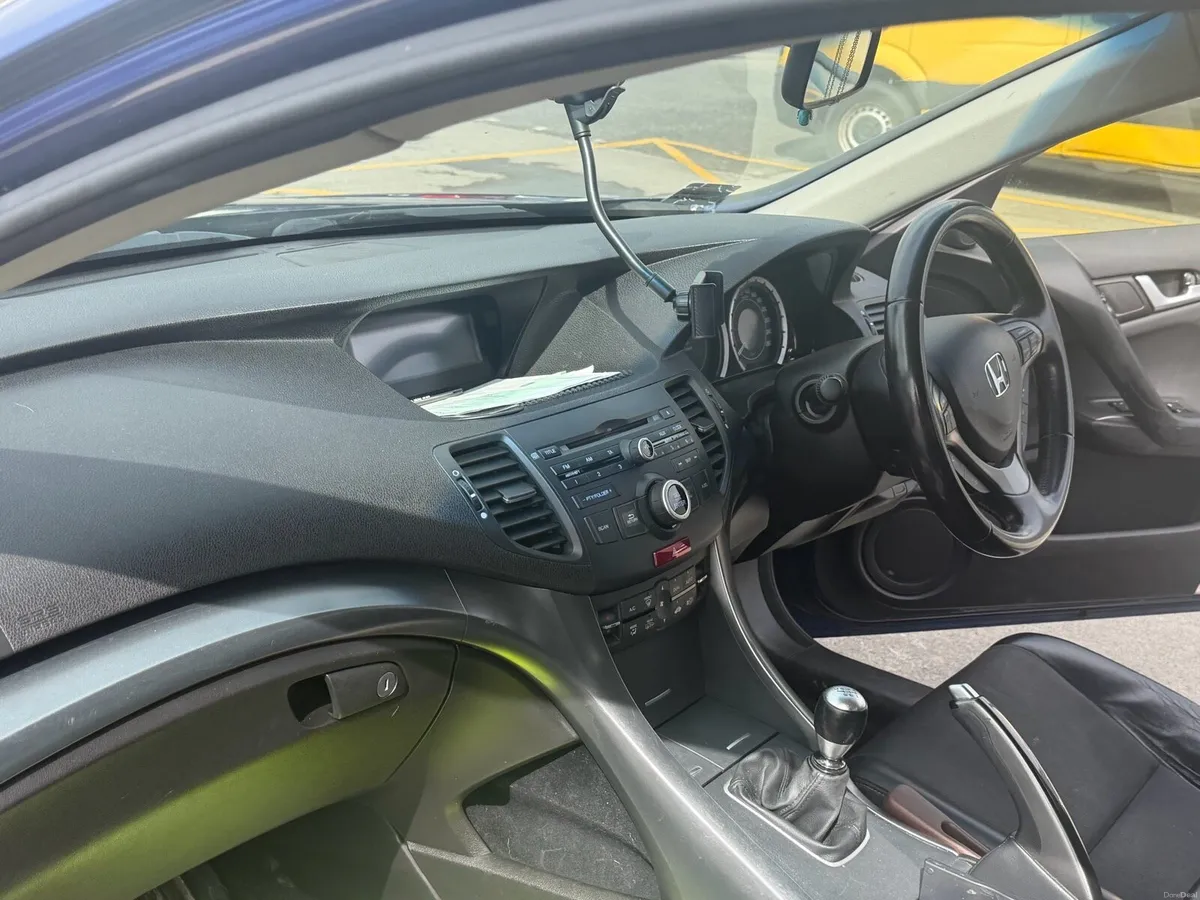 Honda car - Image 6