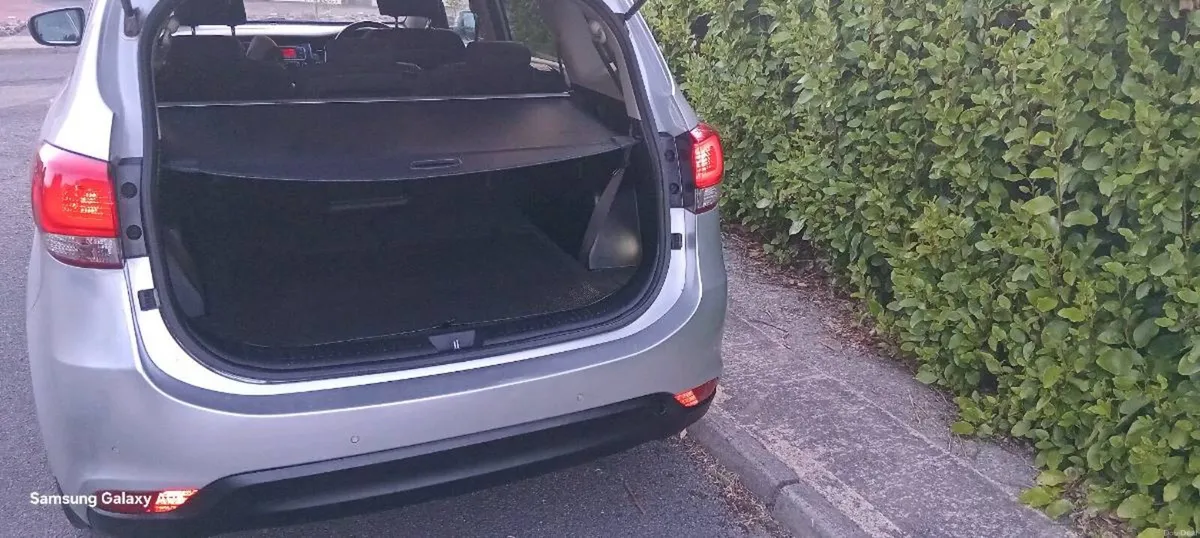 Car KIA Carens - Image 6