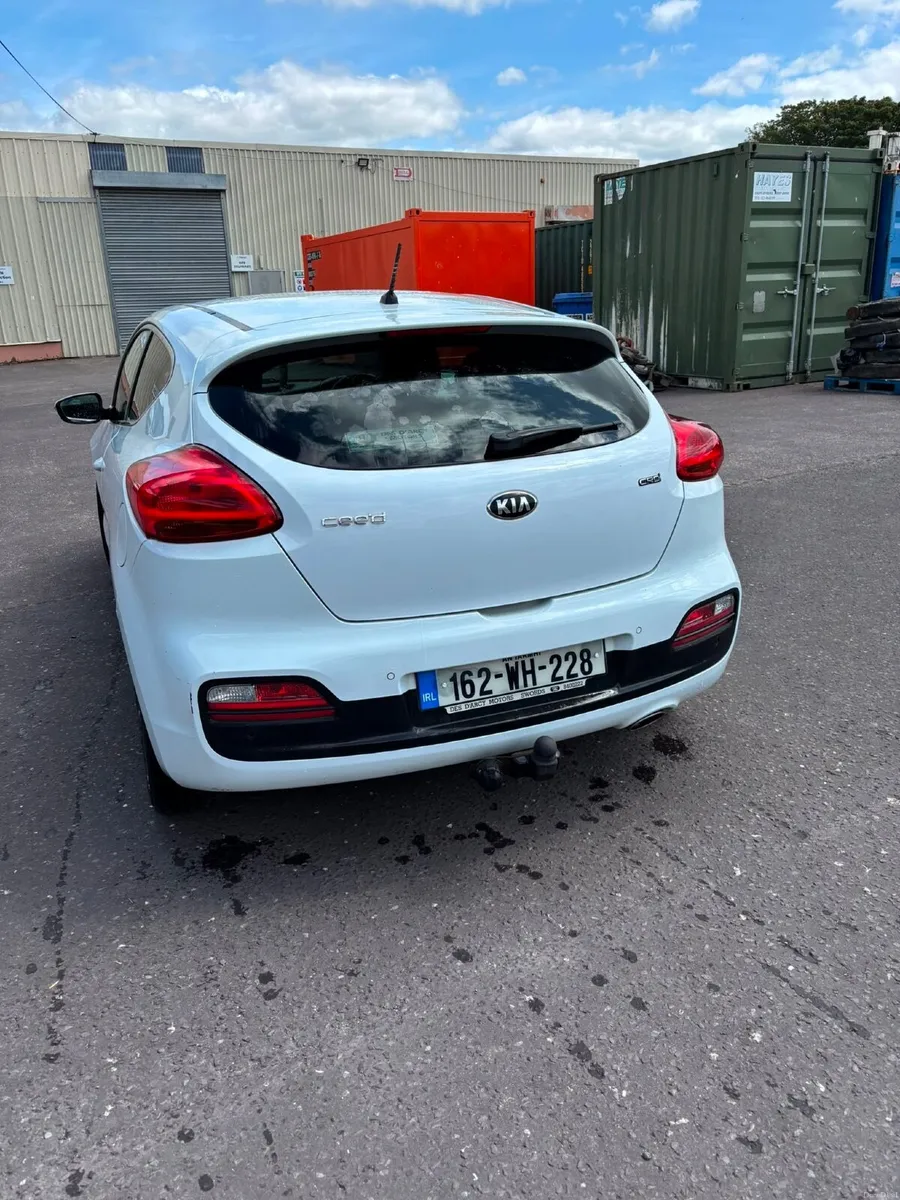 Kia Ceed 2016 - Image 2