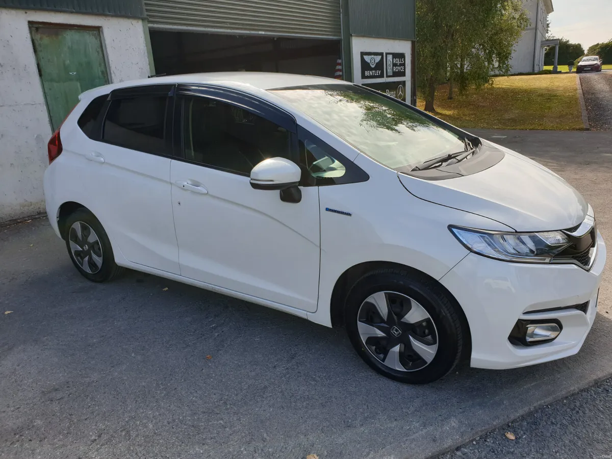 HONDA FIT  /182/ AUTO/ HIGH SPEC - Image 3