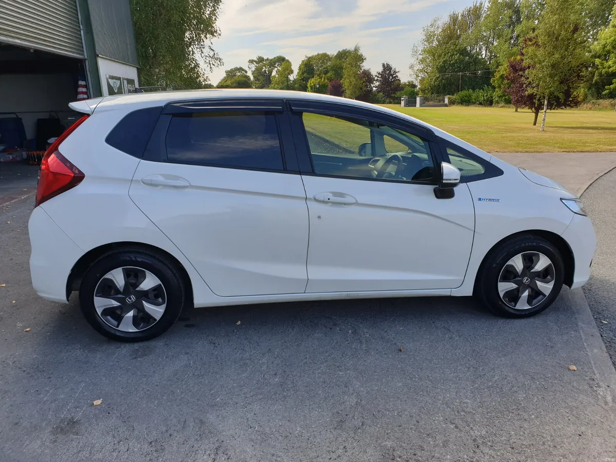 HONDA FIT  /182/ AUTO/ HIGH SPEC - Image 5