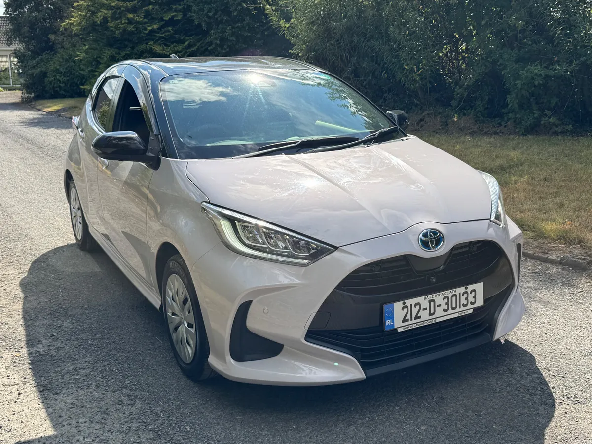 21 Toyota Yaris 1.5 self charging hybrid - Image 1