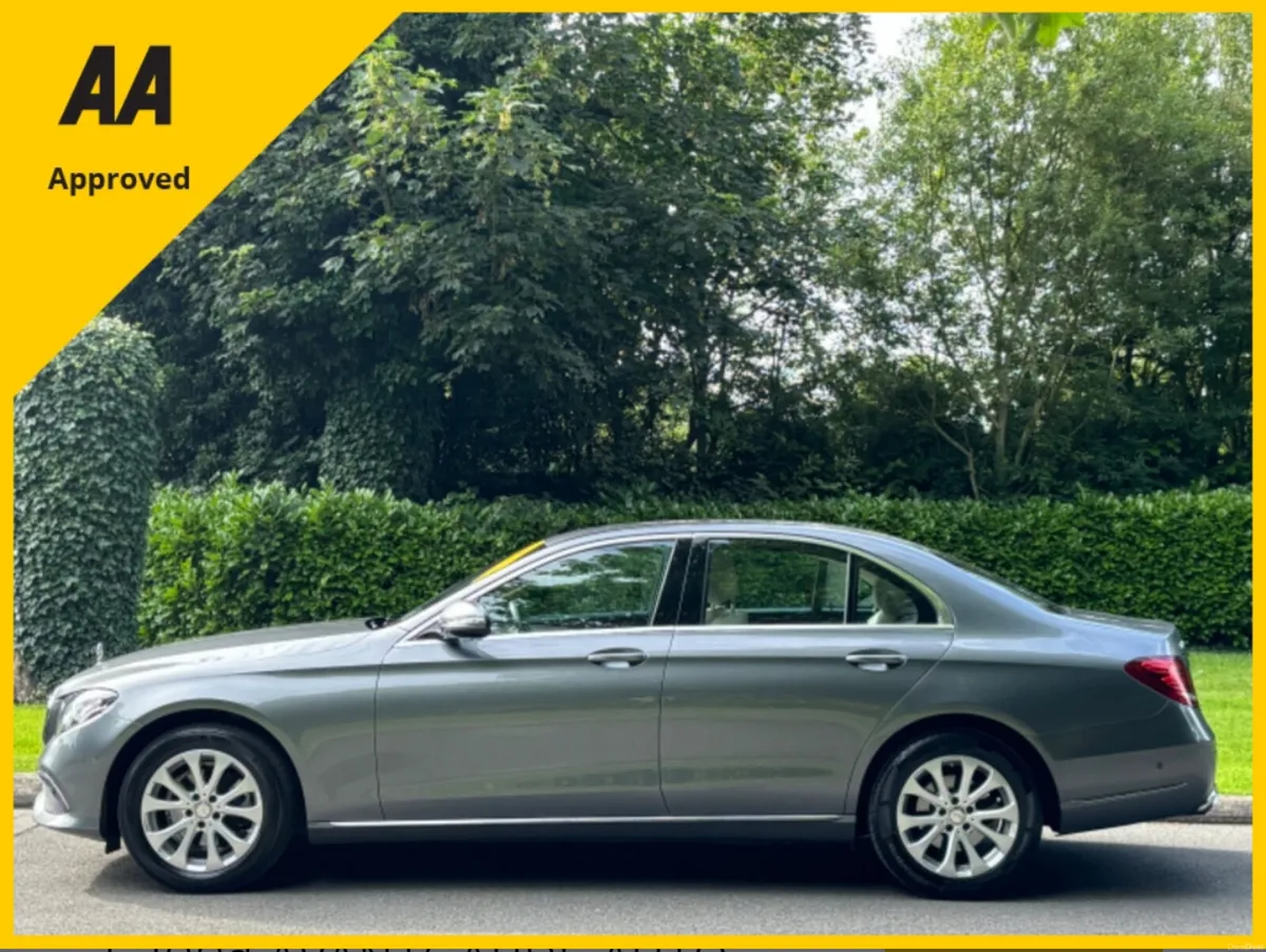 Mercedes-Benz E200 AVANTGARDE 2017 *LOW KLMS* - Image 6