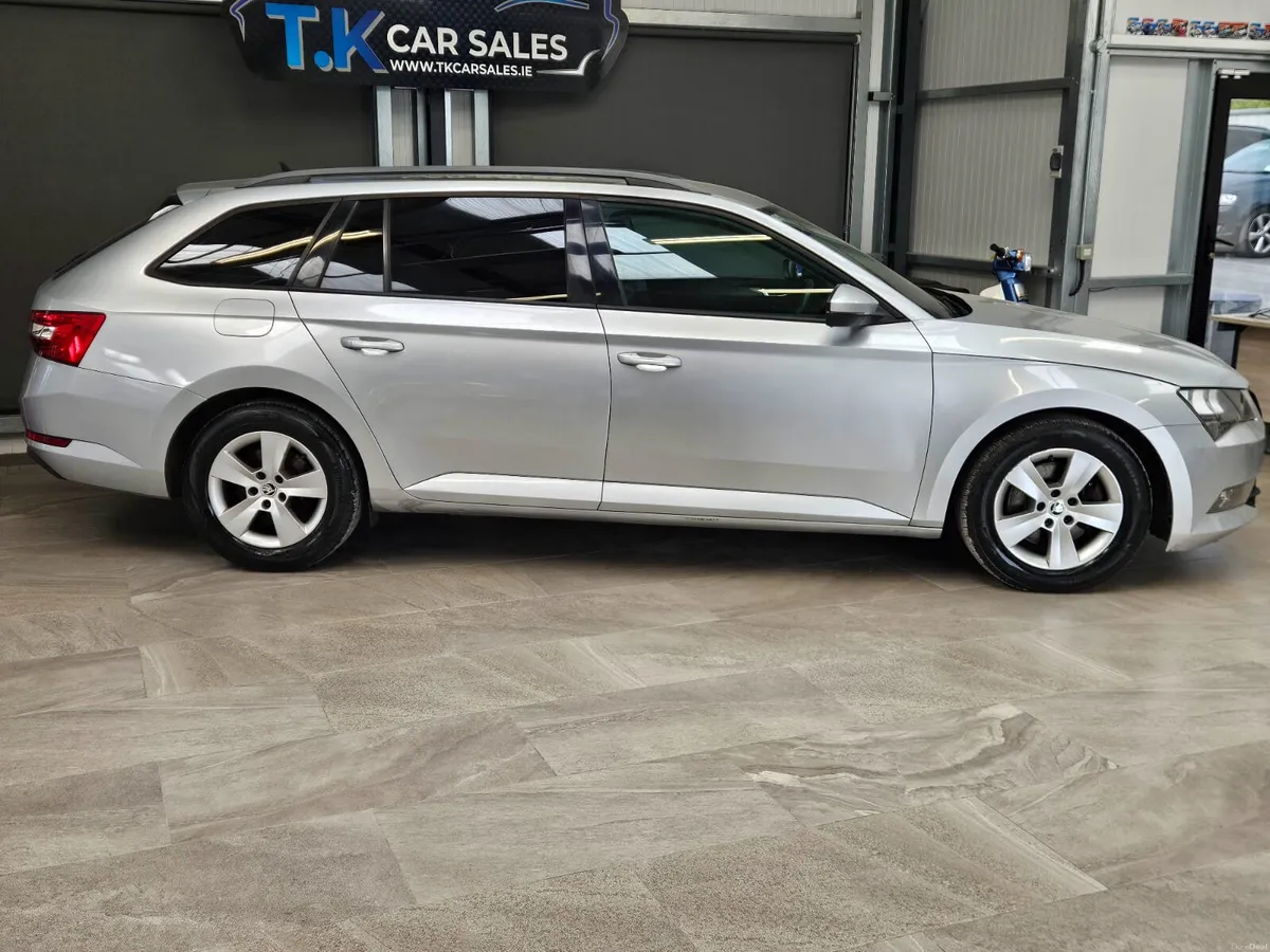 16 SKODA SUPERB COMBI STYLE AUTOMATIC - Image 3
