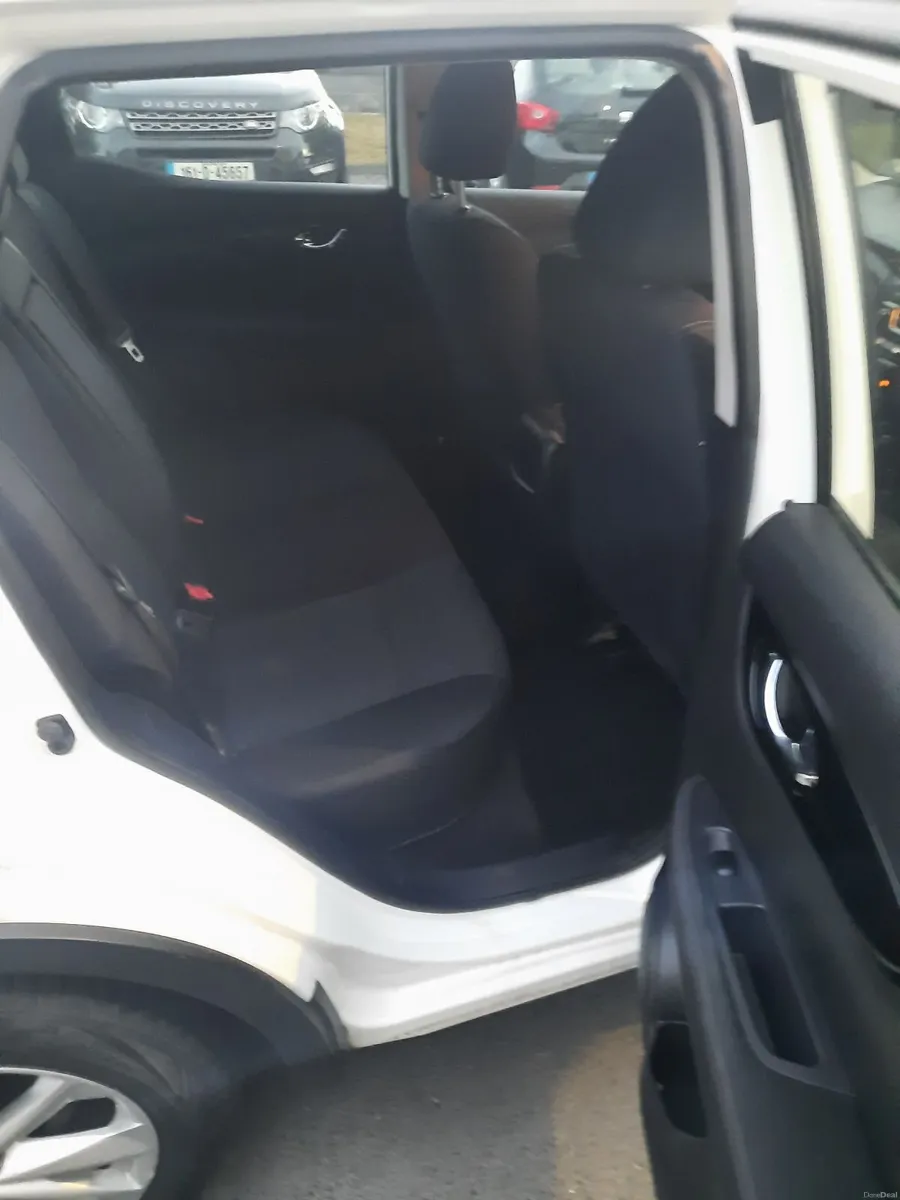 Nissan Qashqai 2016 automatic - Image 6