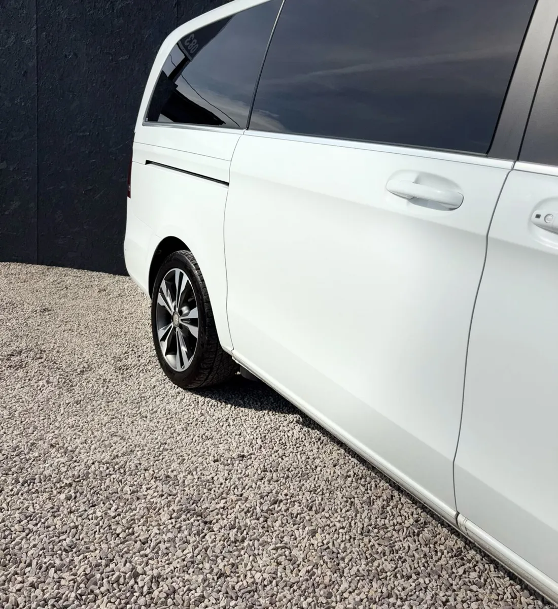 Mercedes V220D Avantgarde Automatic 2.1 2018 - Image 3