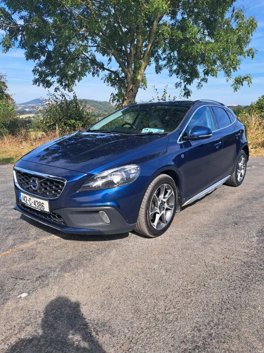 142 Volvo V40 Cross Country Auto - Image 5