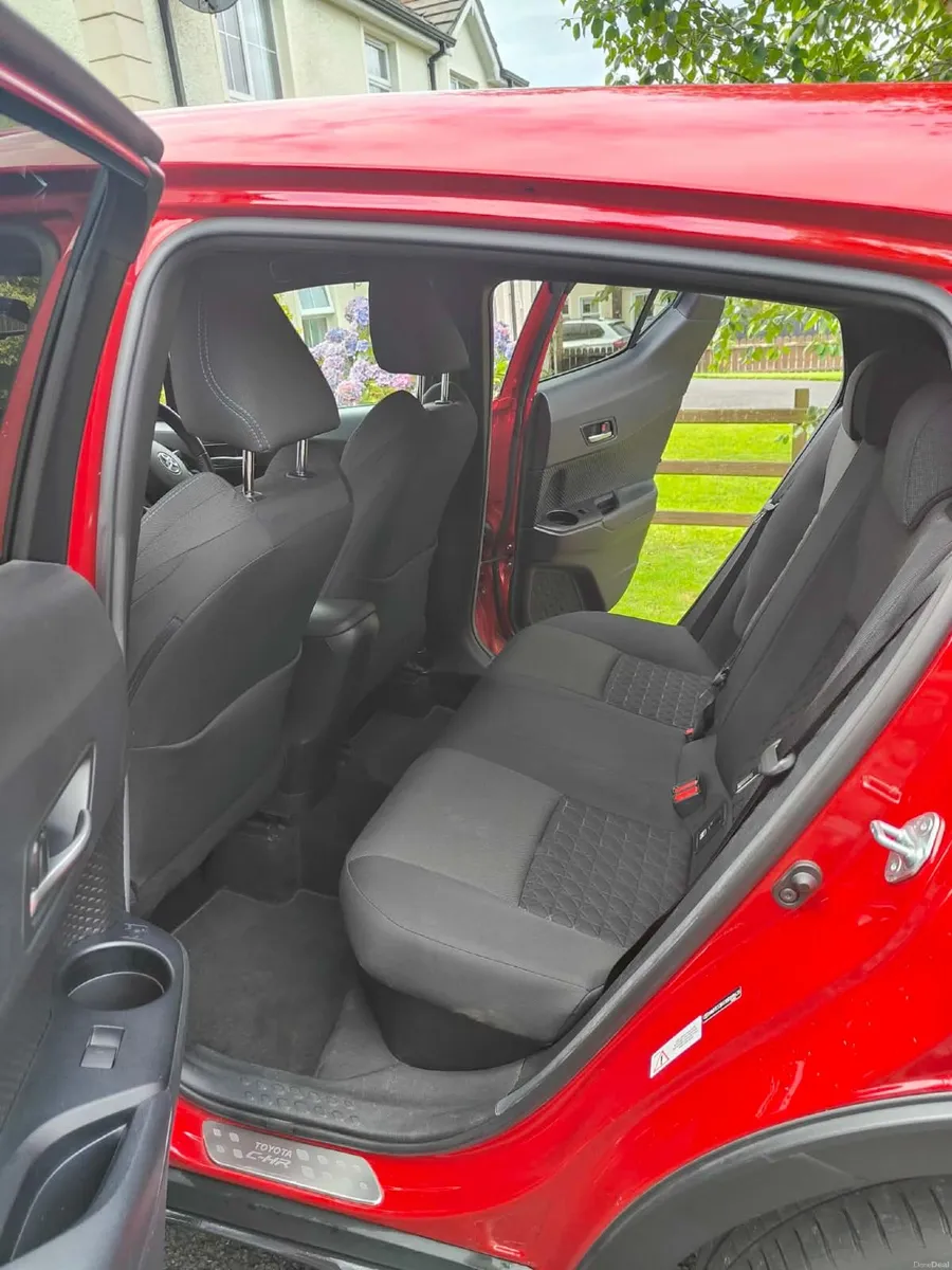 2021 Toyota C-HR 1.8 - Image 3