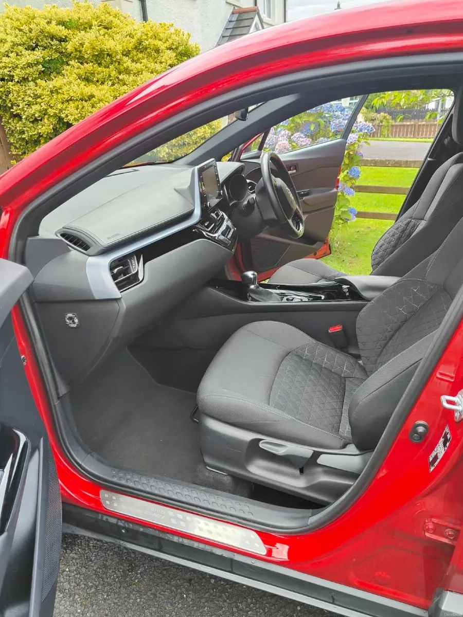 2021 Toyota C-HR 1.8 - Image 5