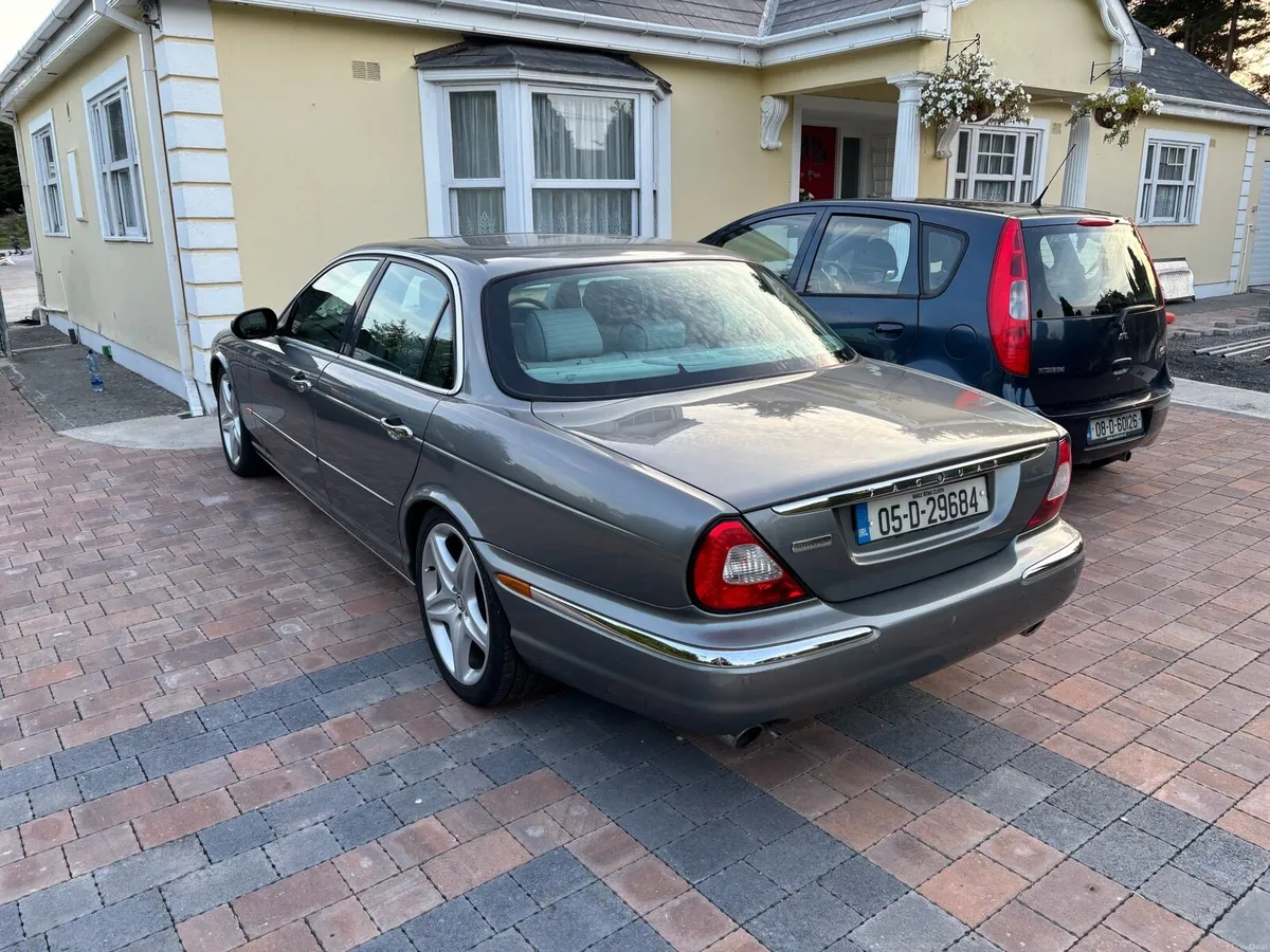 Jaguar XJ8 3.5 V8 – 2005 - Image 2