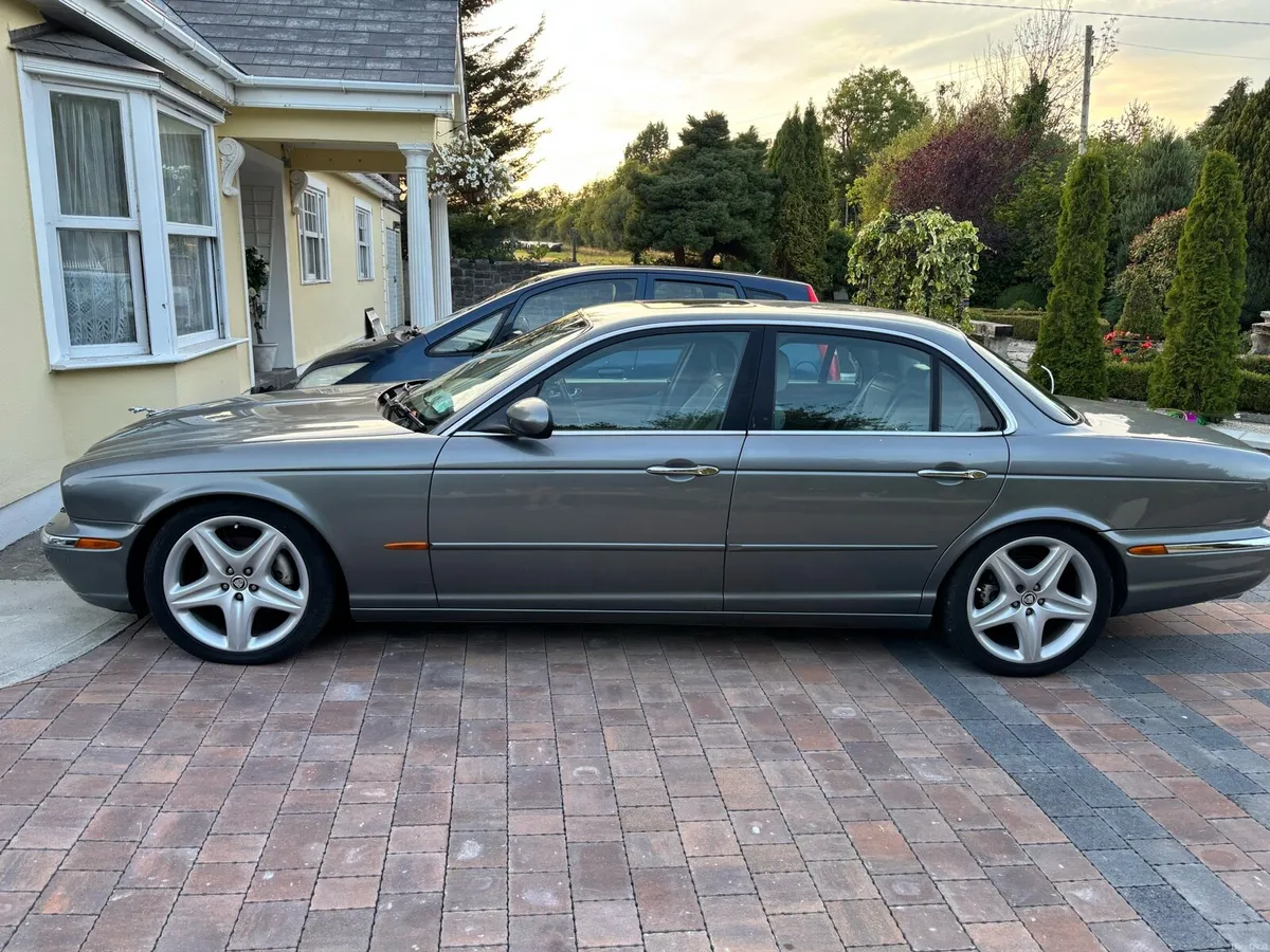 Jaguar XJ8 3.5 V8 – 2005 - Image 3