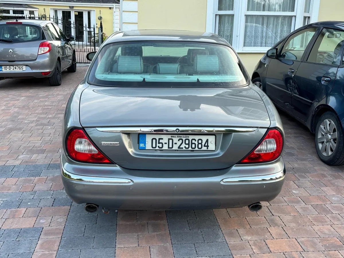 Jaguar XJ8 3.5 V8 – 2005 - Image 4