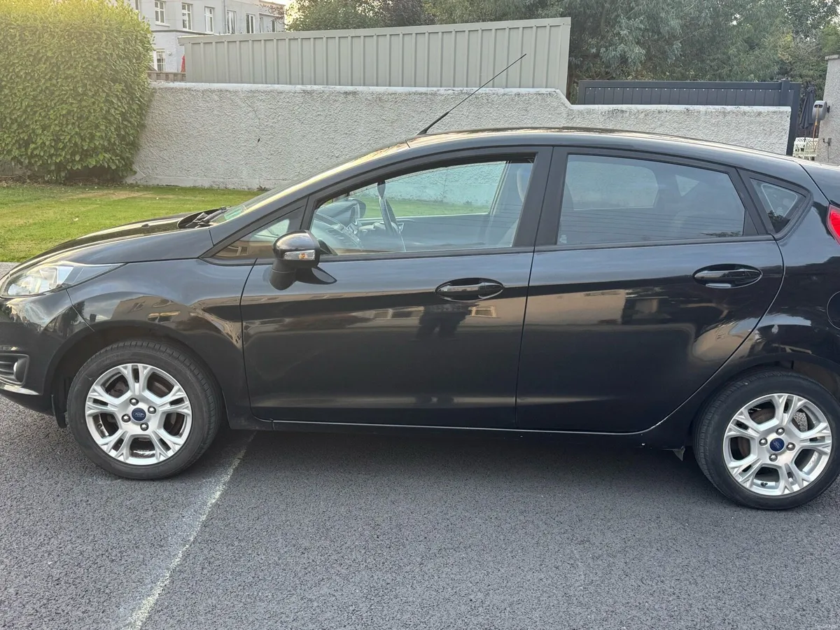 Ford Fiesta - Image 4