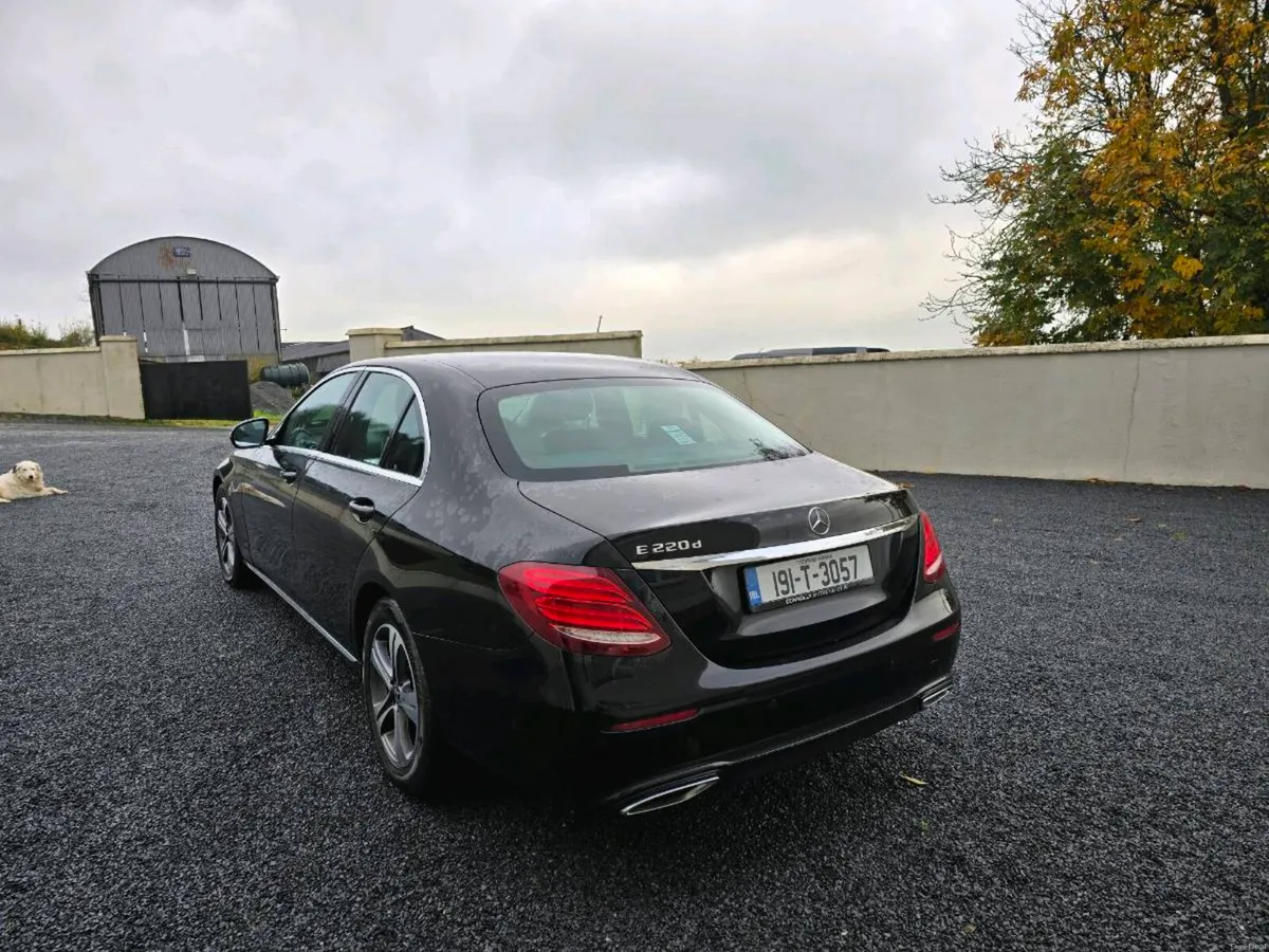 Mercedes E Class 220 D Avant-garde high spec - Image 3