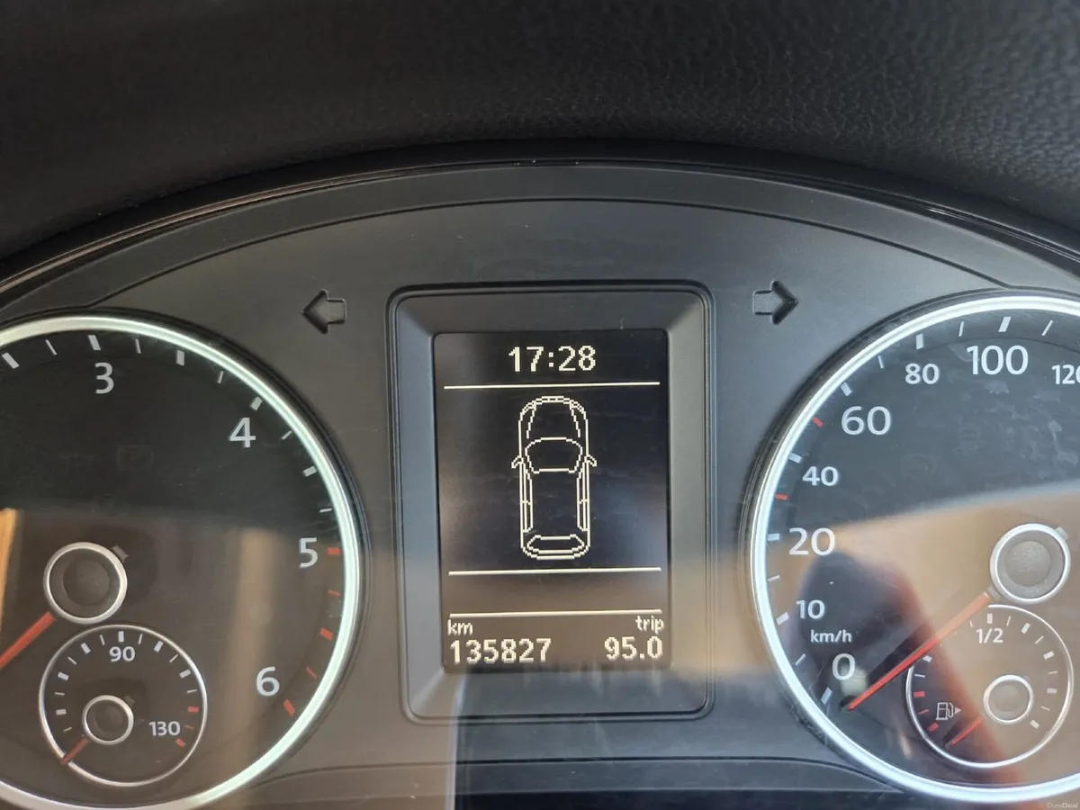 2013 Volkswagen Tiguan 2.0 TDI Diesel, 135,830 km - Image 6