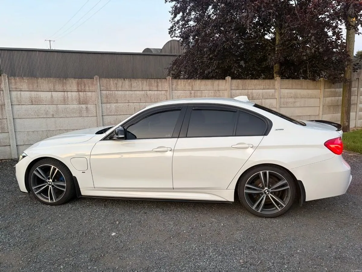 2017 BMW 3 Series Msport - Image 2