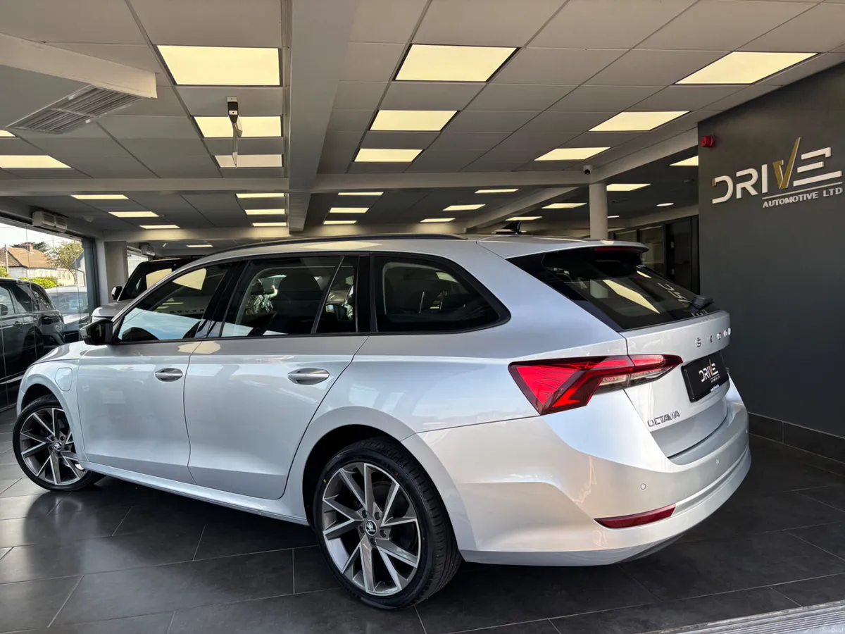 232d Skoda Octavia Style 1.4 TFSI Hybrid - Image 4