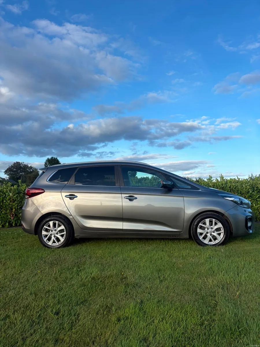 2018 Kia Carens 1.7crdi - Image 1