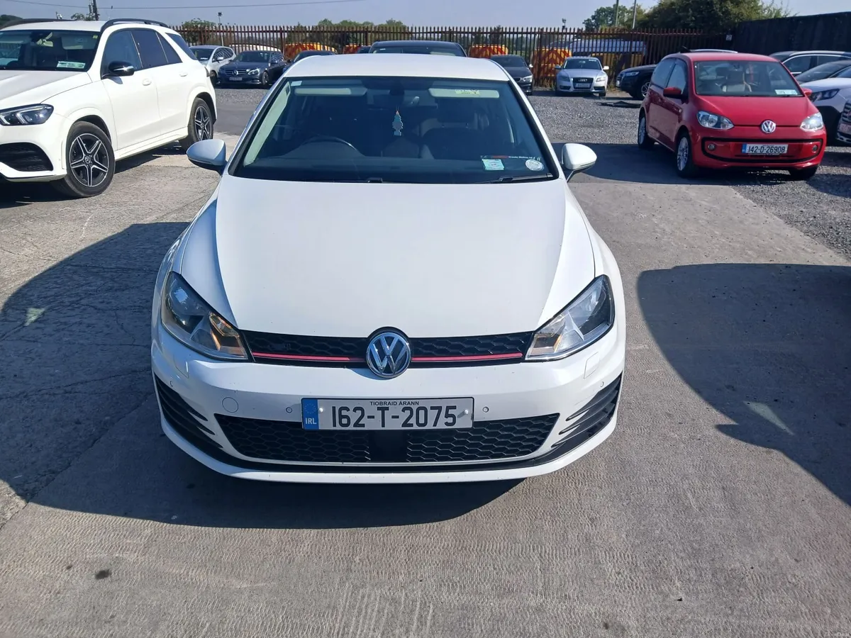 Volkswagen Golf 2016  diesel white - Image 2