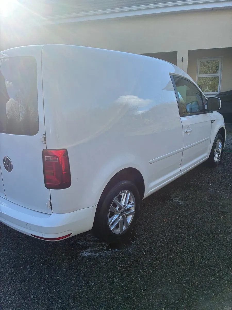 Volkswagen Caddy Highline 2.0 - Image 6