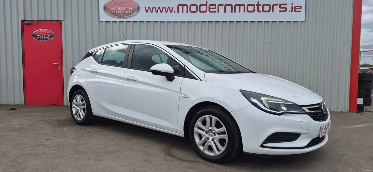 Vauxhall Astra design 1.6 cdti  low miles low kms - Image 1
