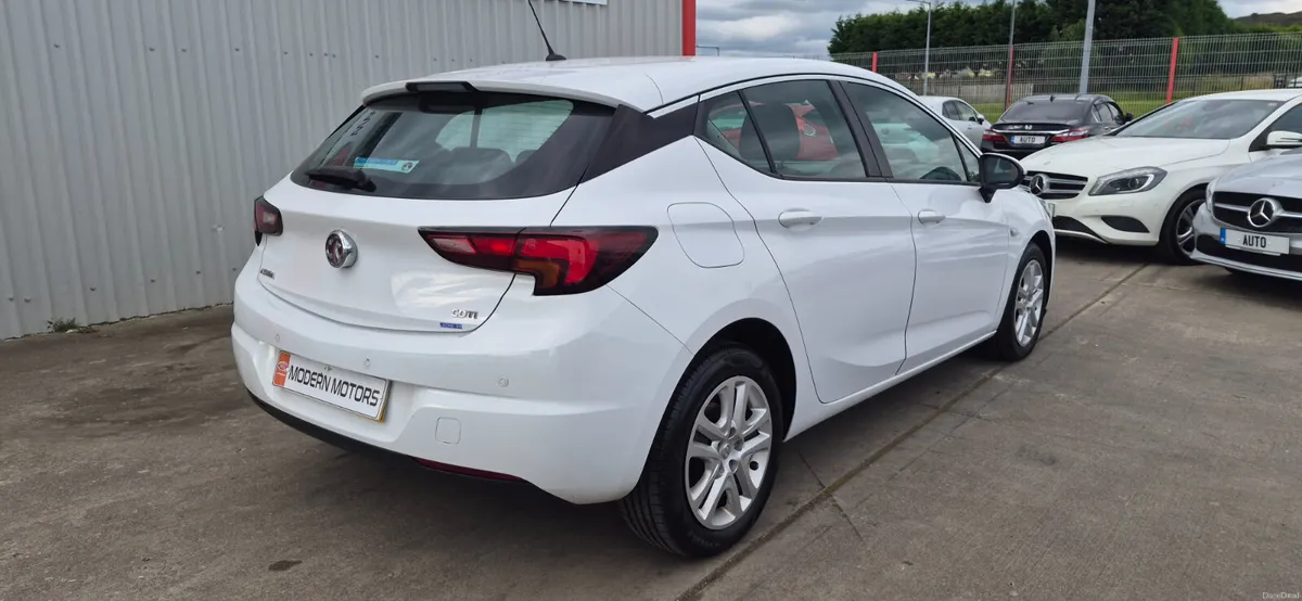 Vauxhall Astra design 1.6 cdti  low miles low kms - Image 5