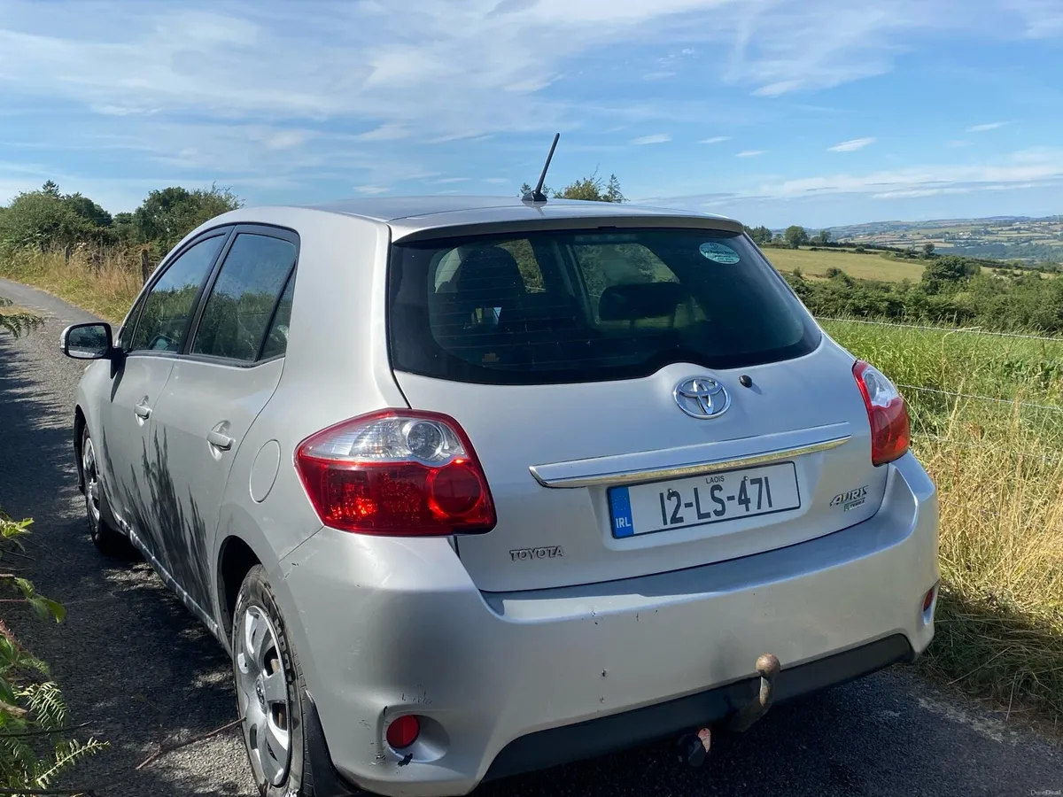 2012 Toyota Auris - Image 4