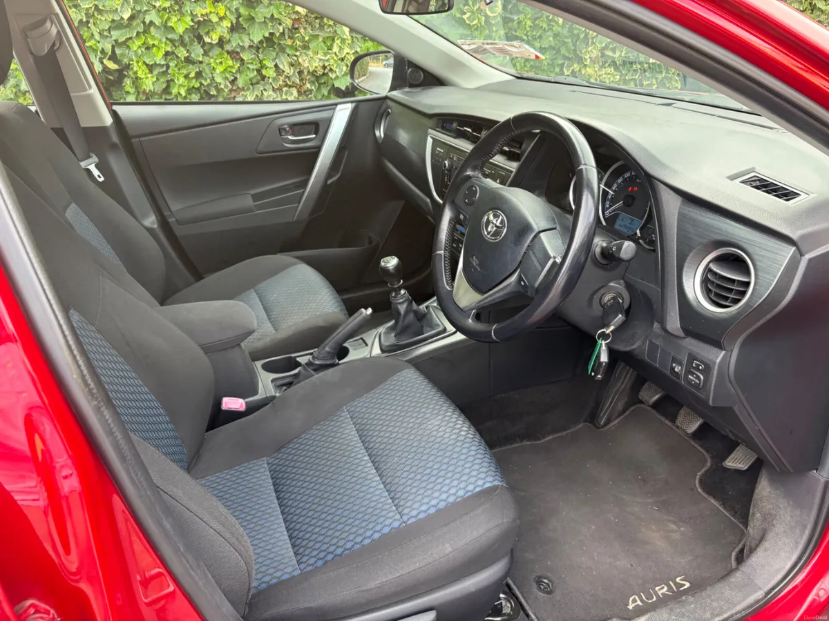 Toyota Auris 2015 1.3 - Image 5