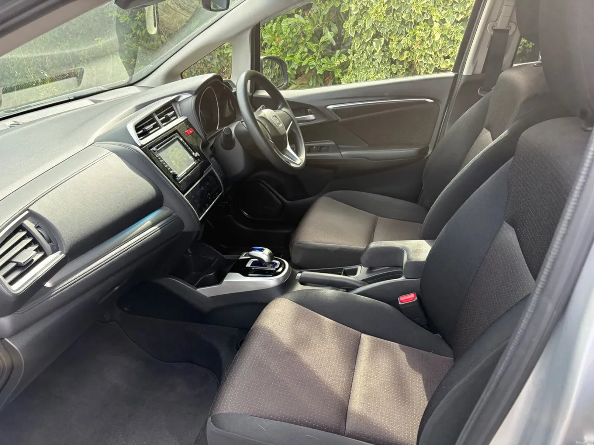Honda Fit 2015 Automatic - Image 5