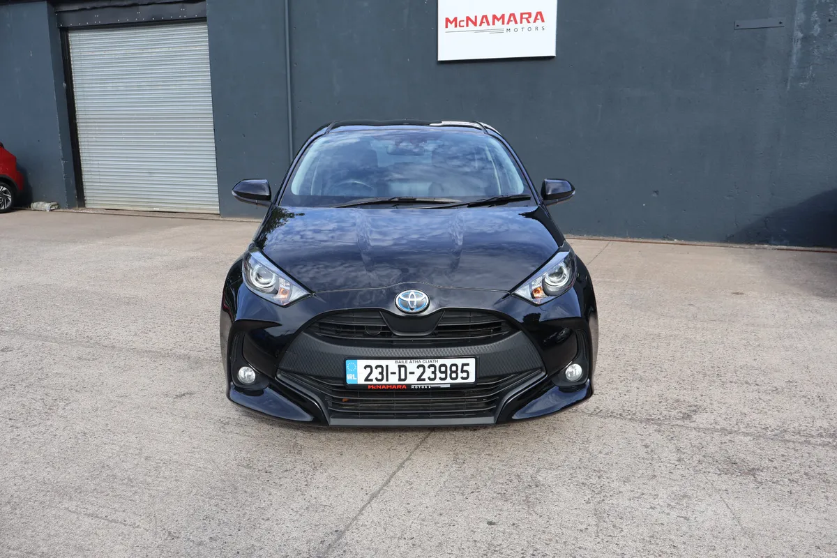 Toyota Yaris Hybrid Luna Irish Car Mint Condition! - Image 4