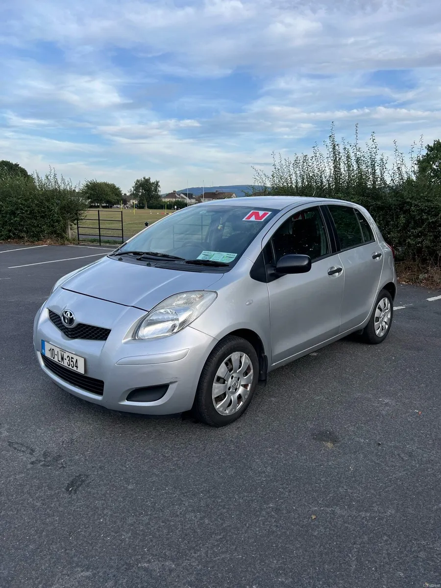 2010 Toyota Yaris - Image 4