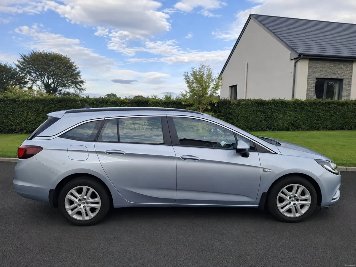 2016 Astra Estate 1.6 Diesel - Image 2