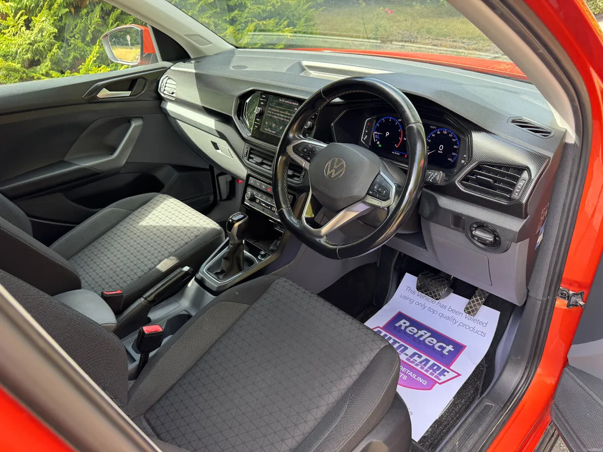21 Volkswagen T-Cross 1.0 Automatic - Image 6