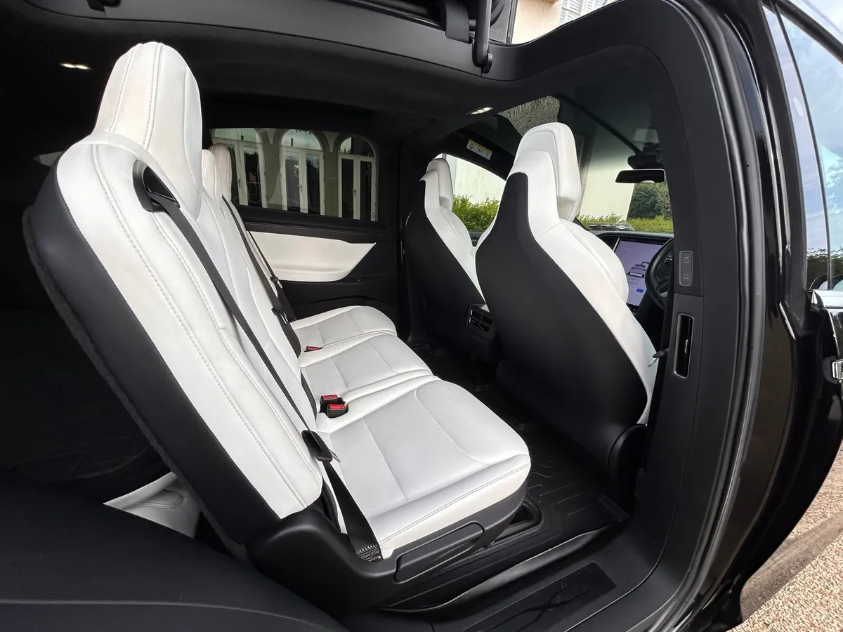 Tesla Model X 2019 - Image 3