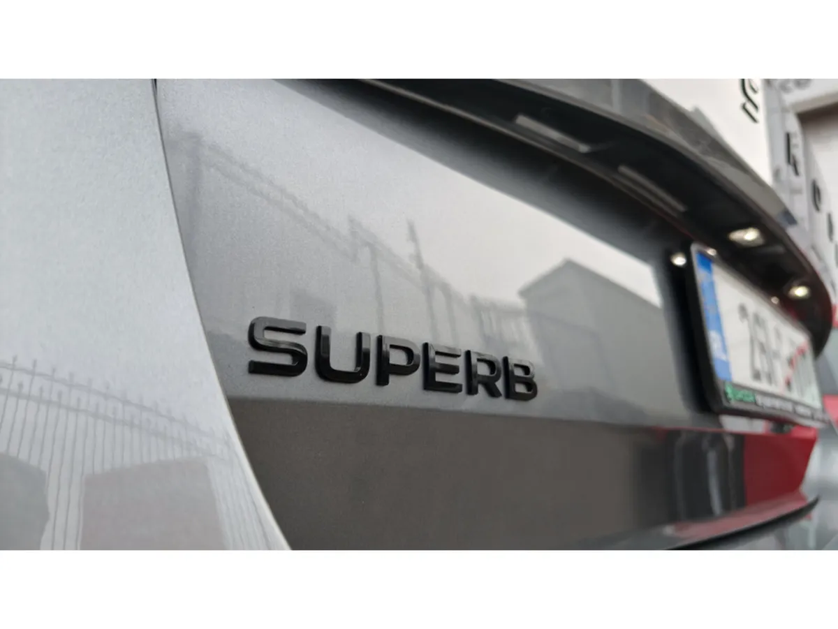 Skoda Superb DSG SPORTLINE - LOW MILEAGE - FACTORY - Image 2